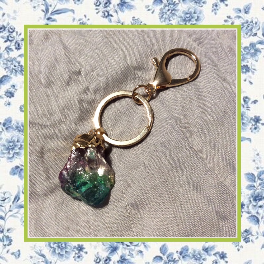 🍒New Gold pleated natural Crystal quartz keychain